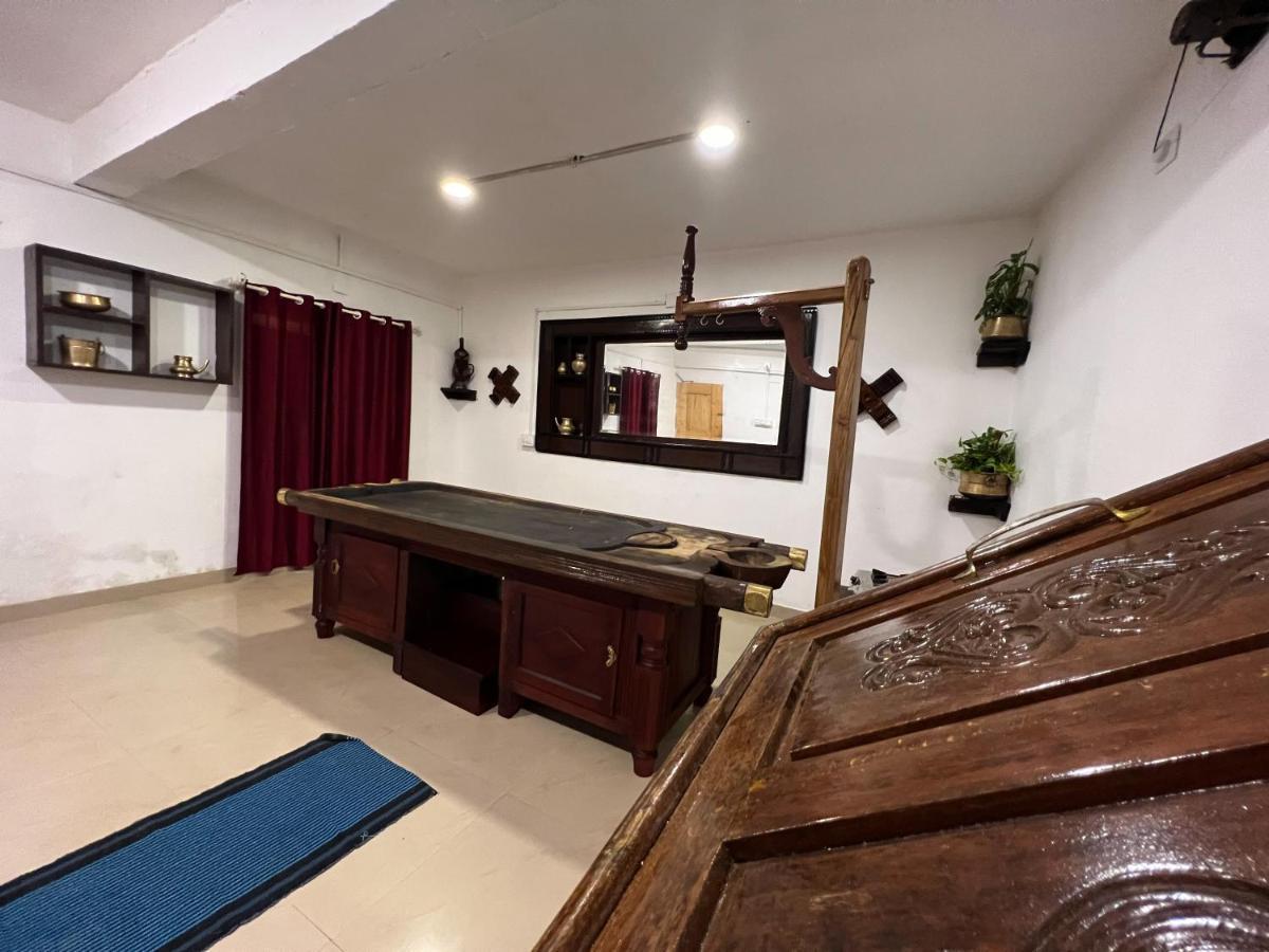 מלון Alappuzha Vedha Ayurvedic Panchakarma Treatment Centre מראה חיצוני תמונה